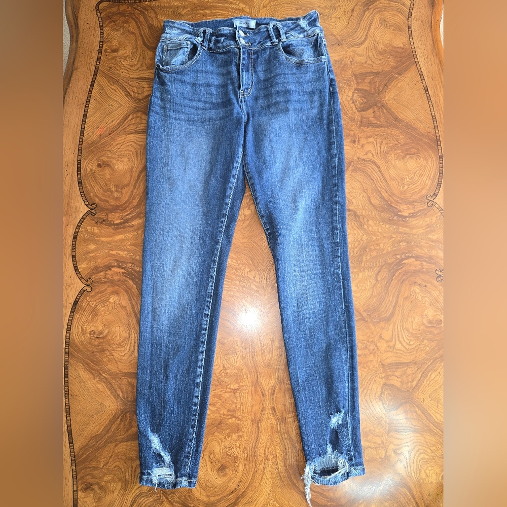 Kancan Womens Mid Rise Distressed Skinny Jeans, Size 30